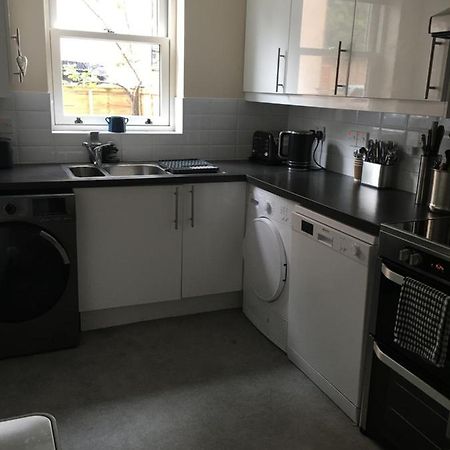 Comfortable Rooms With Live In Host, Walking Distance To The High St & More Glastonbury Zewnętrze zdjęcie