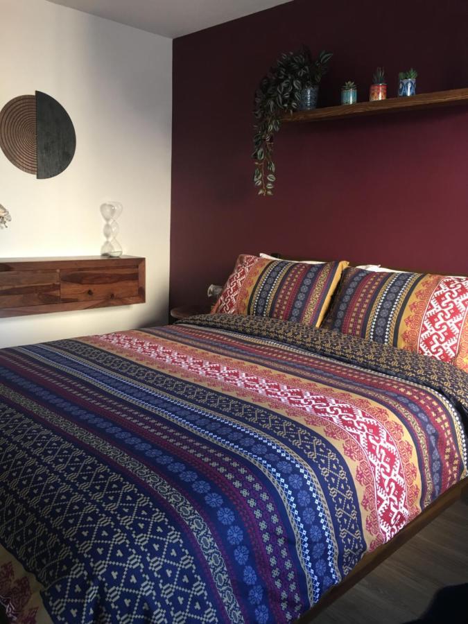 Comfortable Rooms With Live In Host, Walking Distance To The High St & More Glastonbury Zewnętrze zdjęcie