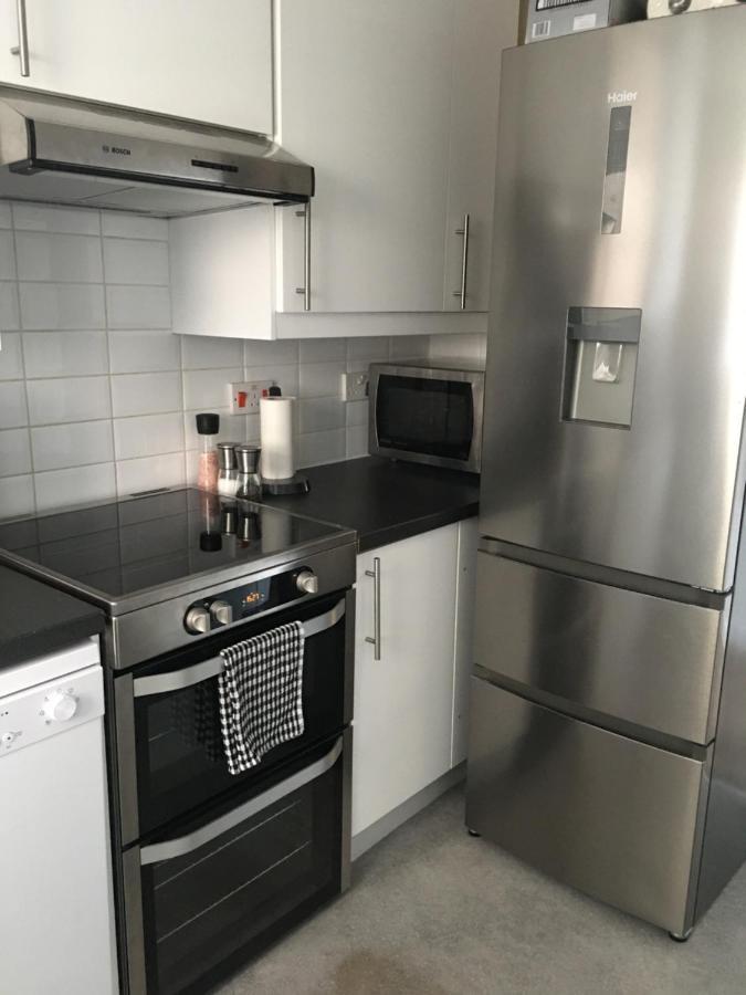 Comfortable Rooms With Live In Host, Walking Distance To The High St & More Glastonbury Zewnętrze zdjęcie